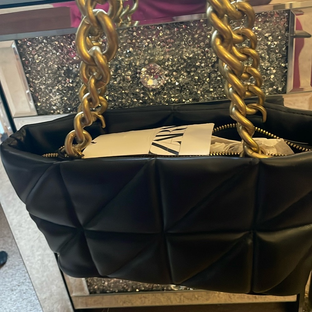 Zara Elegant Gold Chain Strap Black Quilted Bag - Picture 12 of 12